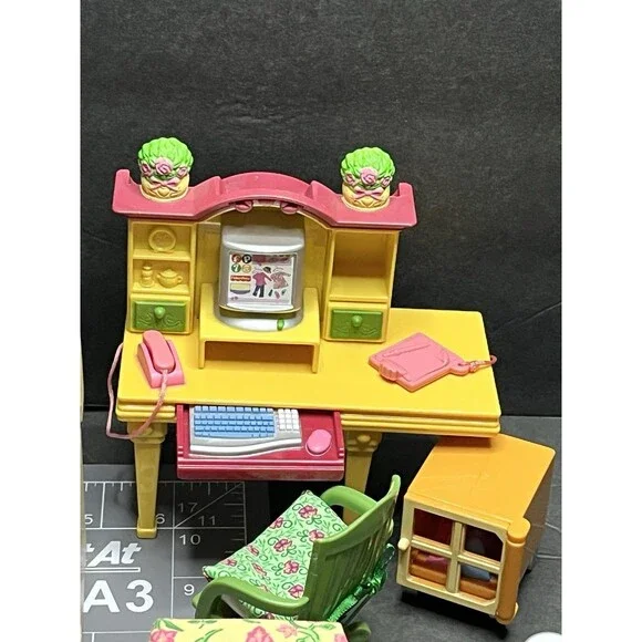 Vintage Fisher Price Loving Family Doll House Furniture Lot Bundle - Picture 9 of 16